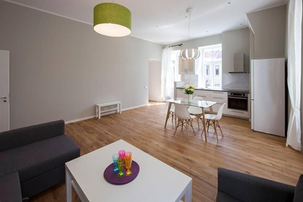 Modern & Spacious 80M2 Apartment In Riga Old Town Exterior foto