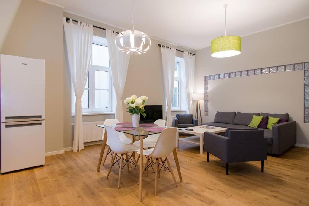 Modern & Spacious 80M2 Apartment In Riga Old Town Exterior foto